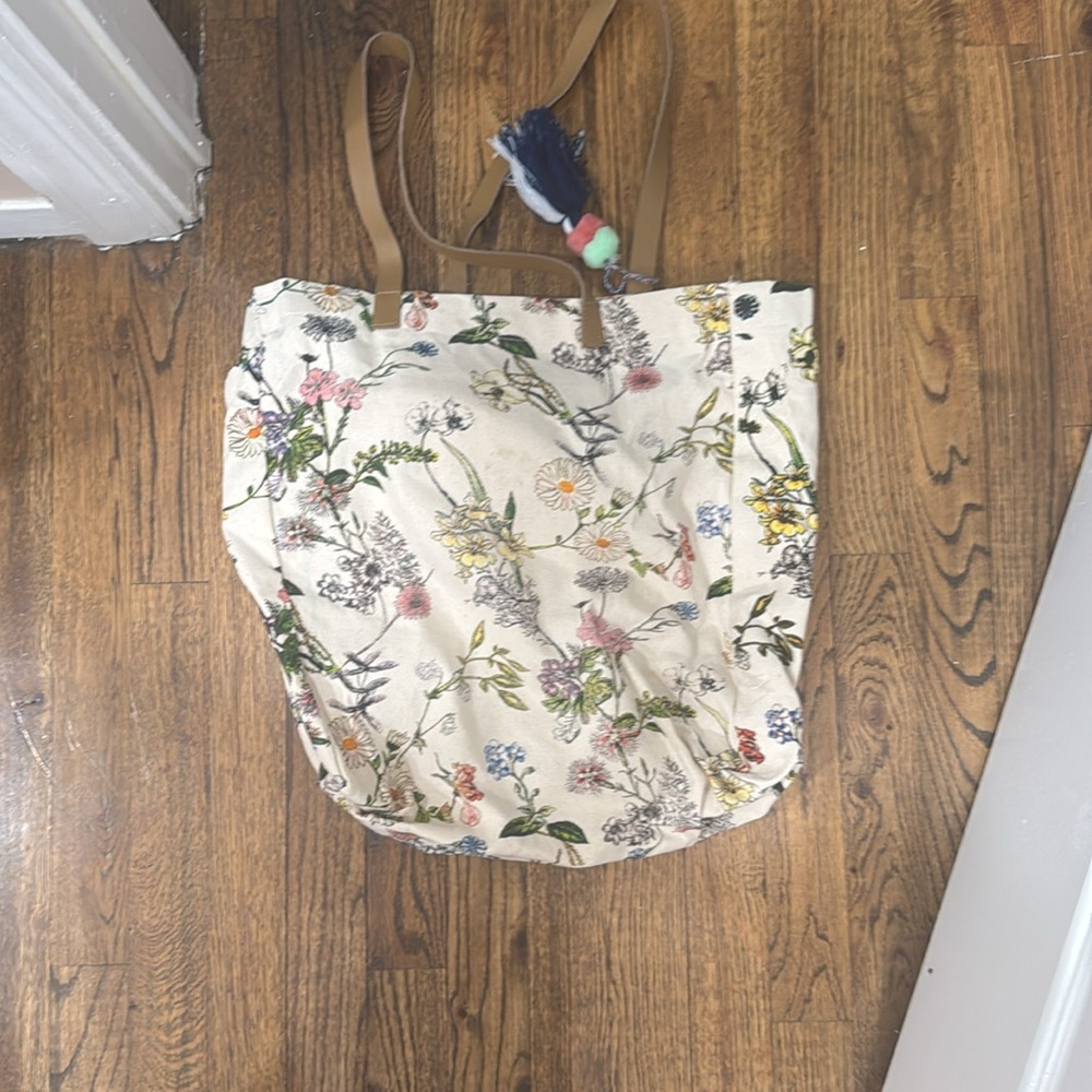 Floral tote bag